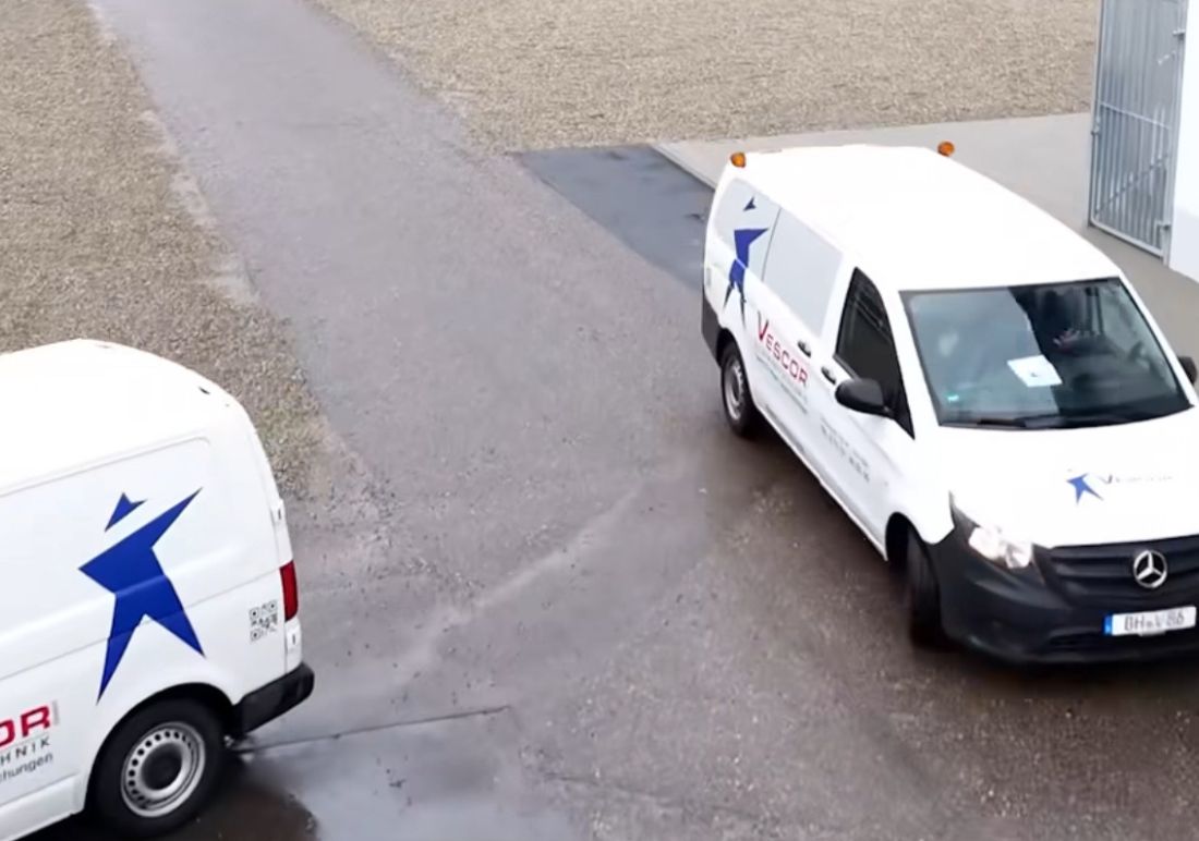 Zwei Fahrzeuge von Vescor Sicherheitstechnik zum Thema Kennzeichenerkennung