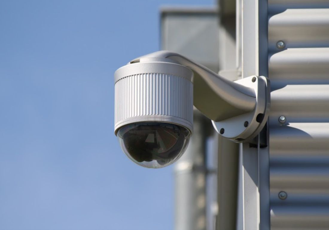 Überwachungskamera zum Thema Ganzheitliches Sicherheitskonzept für Unternehmen